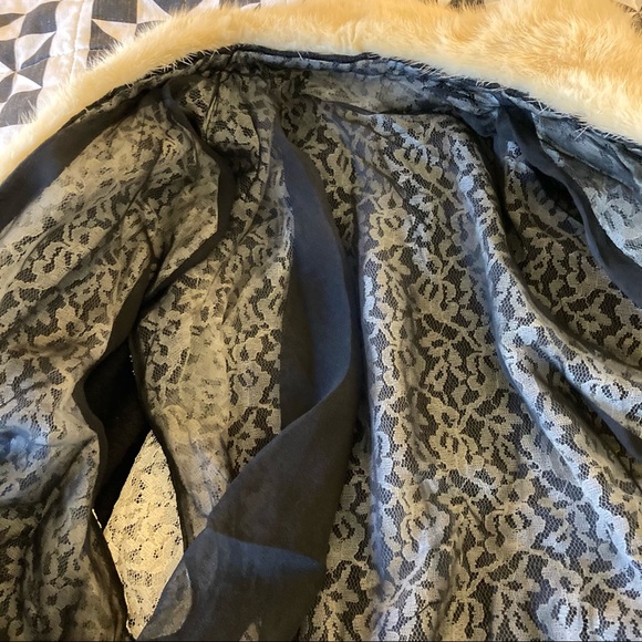 Vintage 1960’s sweater with fur collar & jewel button closures - Picture 8 of 8